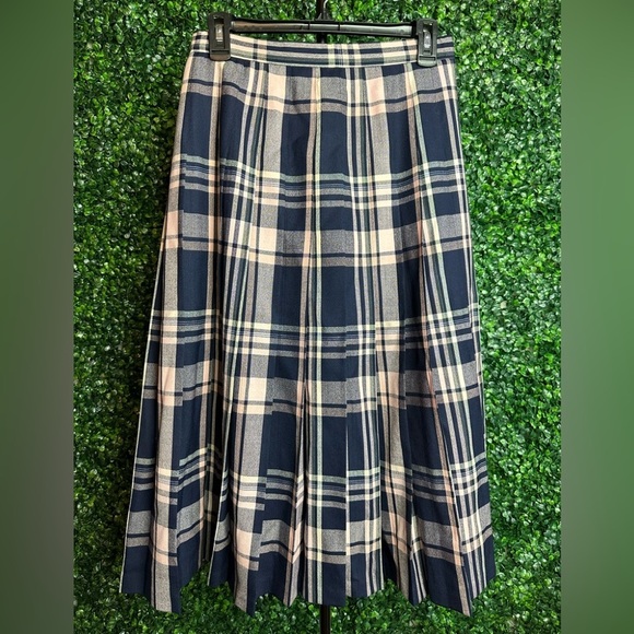 Pendleton Dresses & Skirts - Vintage Pendleton Wool Plaid Skirt - Sz 10